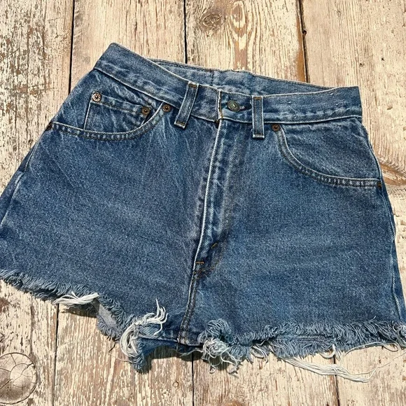 Vintage Levi’s High Rise Jean Shorts - Picture 1 of 3